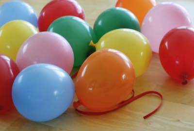 balloons remove fur from clothes and furniture